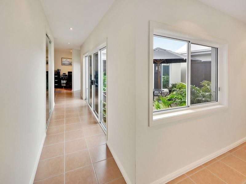 7 Stephen Burton Way, Pelican Waters QLD 4551