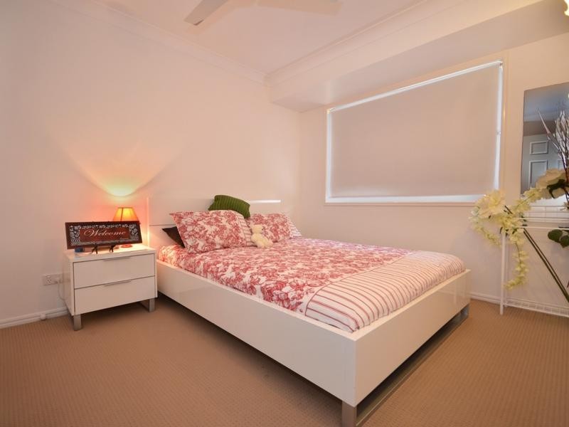 1 St Helena Street, Little Mountain QLD 4551