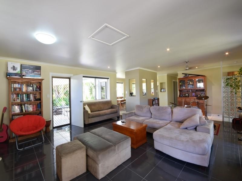 10 St Helena Street, Little Mountain QLD 4551