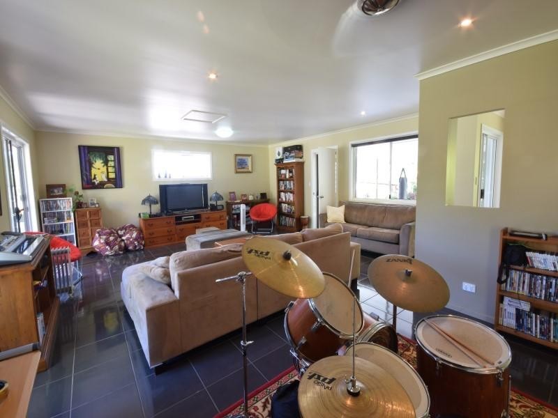 10 St Helena Street, Little Mountain QLD 4551