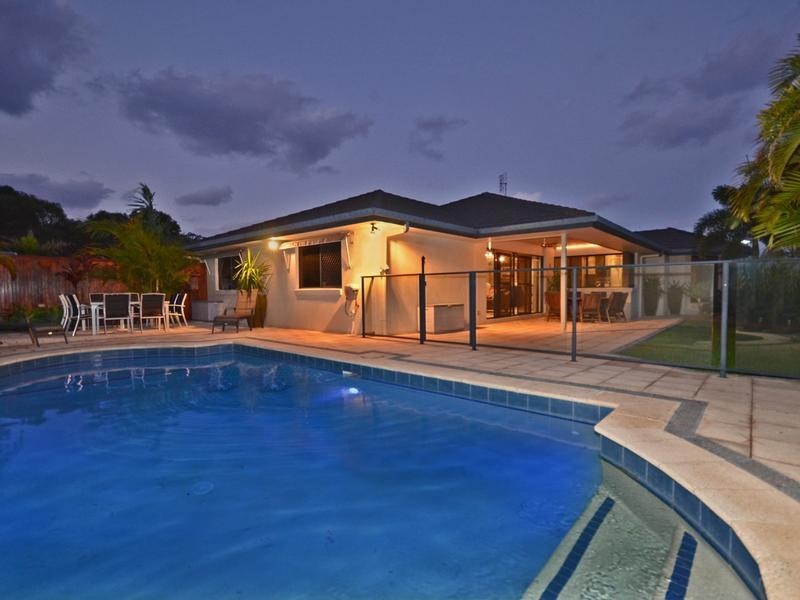 7 Stingray Harbour Court, Pelican Waters QLD 4551