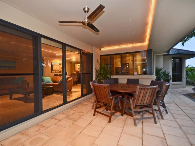 7 Stingray Harbour Court, Pelican Waters QLD 4551
