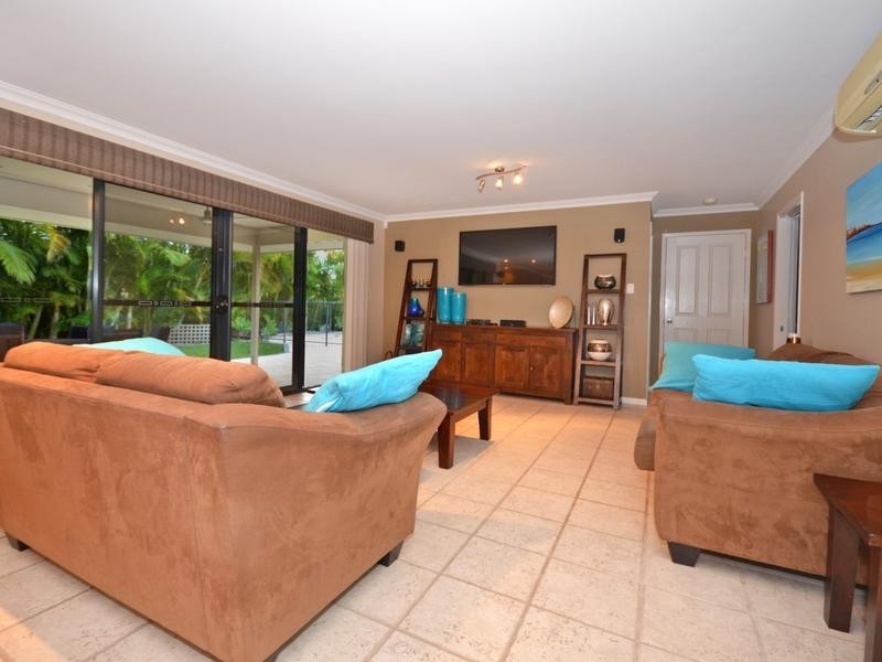 7 Stingray Harbour Court, Pelican Waters QLD 4551