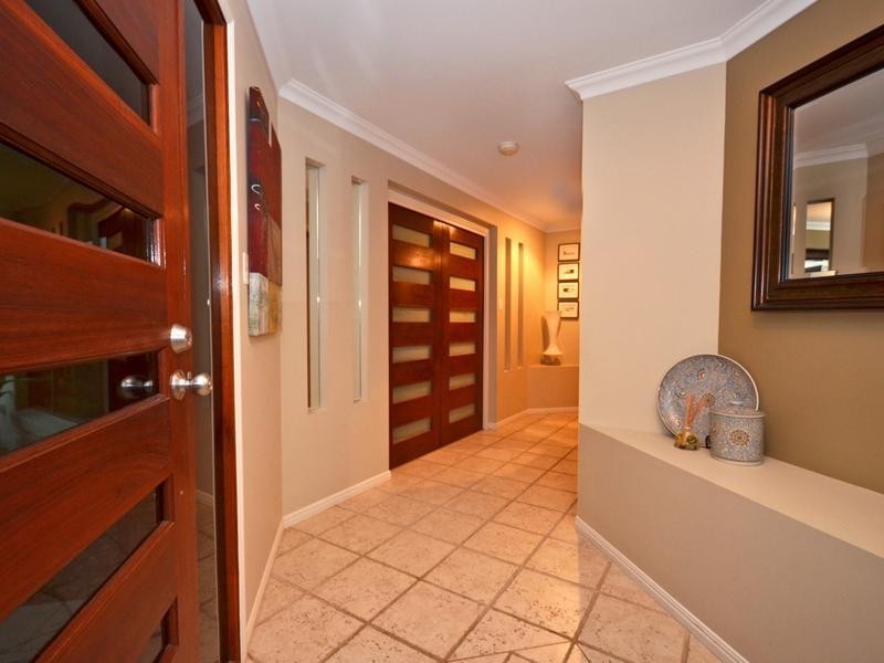 7 Stingray Harbour Court, Pelican Waters QLD 4551