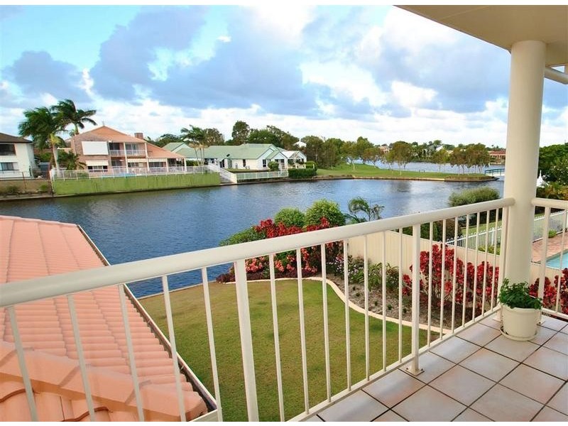 15 Stirling Castle Court, Pelican Waters QLD 4551