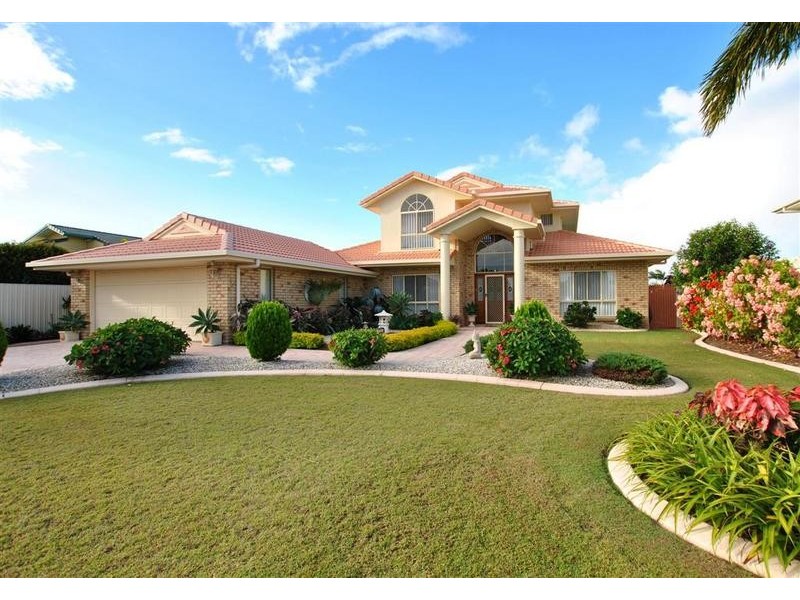 15 Stirling Castle Court, Pelican Waters QLD 4551
