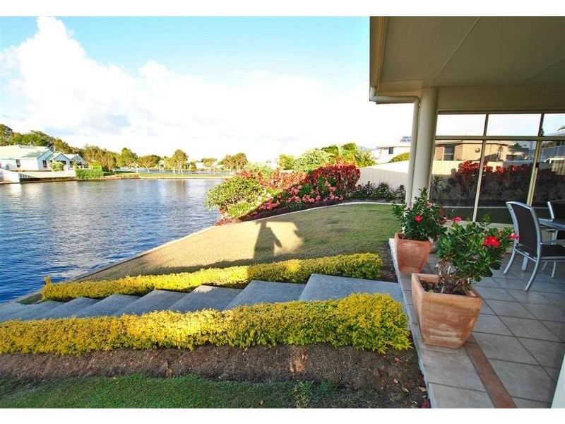 15 Stirling Castle Court, Pelican Waters QLD 4551