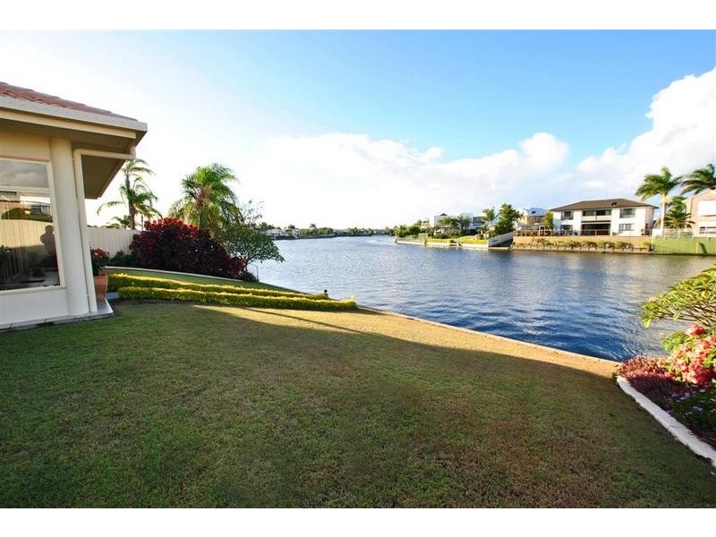 15 Stirling Castle Court, Pelican Waters QLD 4551