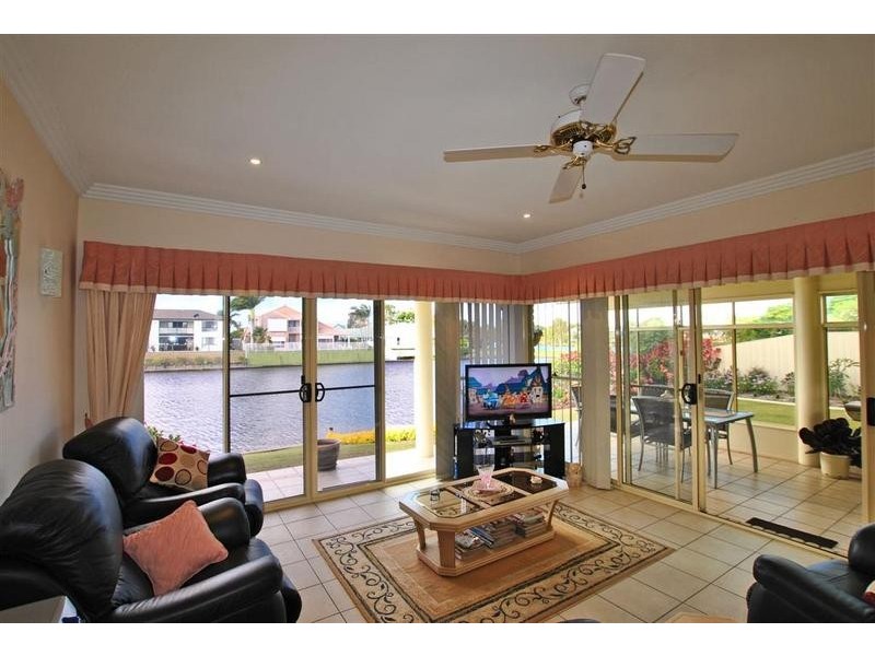 15 Stirling Castle Court, Pelican Waters QLD 4551