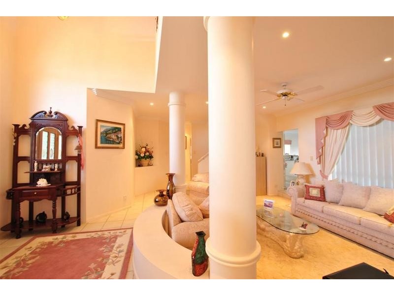 15 Stirling Castle Court, Pelican Waters QLD 4551
