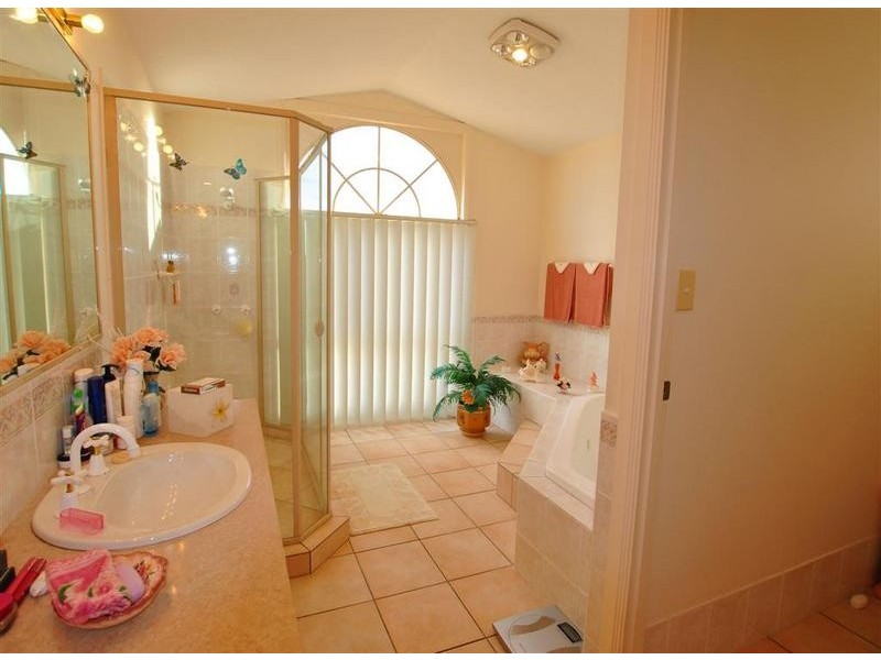15 Stirling Castle Court, Pelican Waters QLD 4551