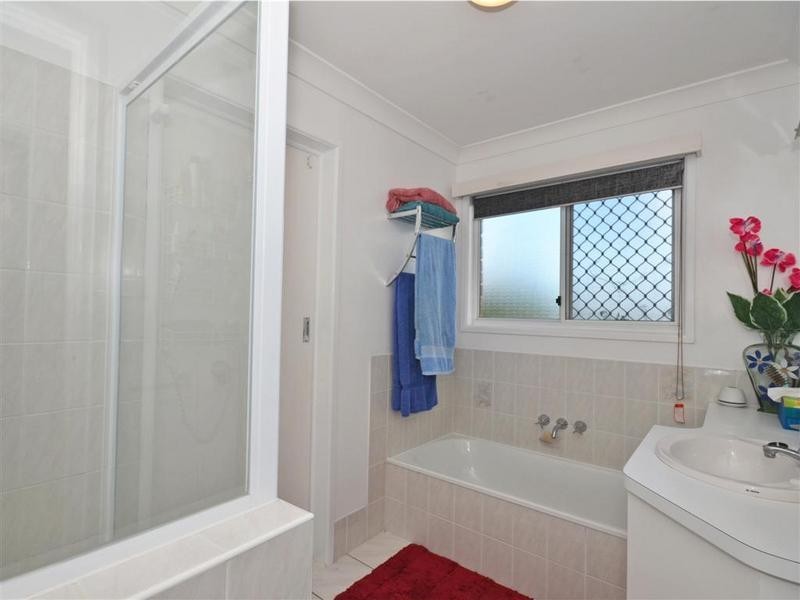 15 Stradbroke Drive, Little Mountain QLD 4551