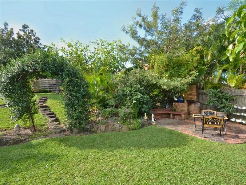 15 Stradbroke Drive, Little Mountain QLD 4551