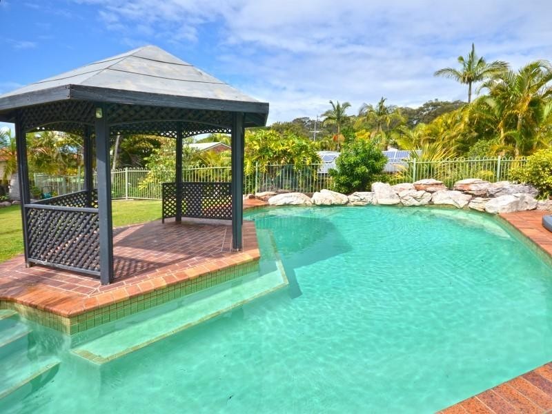 7 Stradbroke Drive, Little Mountain QLD 4551