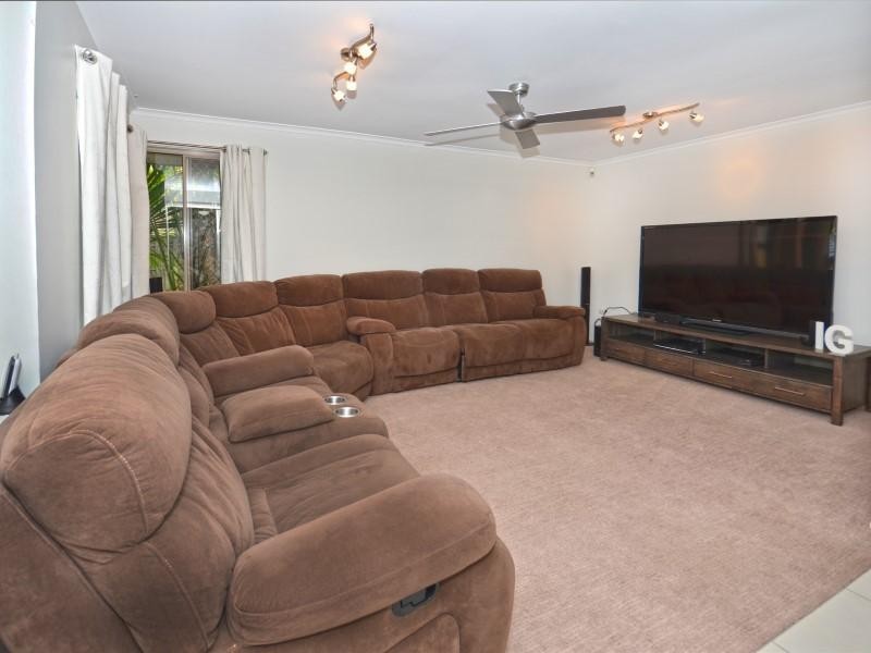 7 Stradbroke Drive, Little Mountain QLD 4551