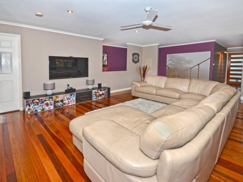 1 Stradbroke Drive, Little Mountain QLD 4551