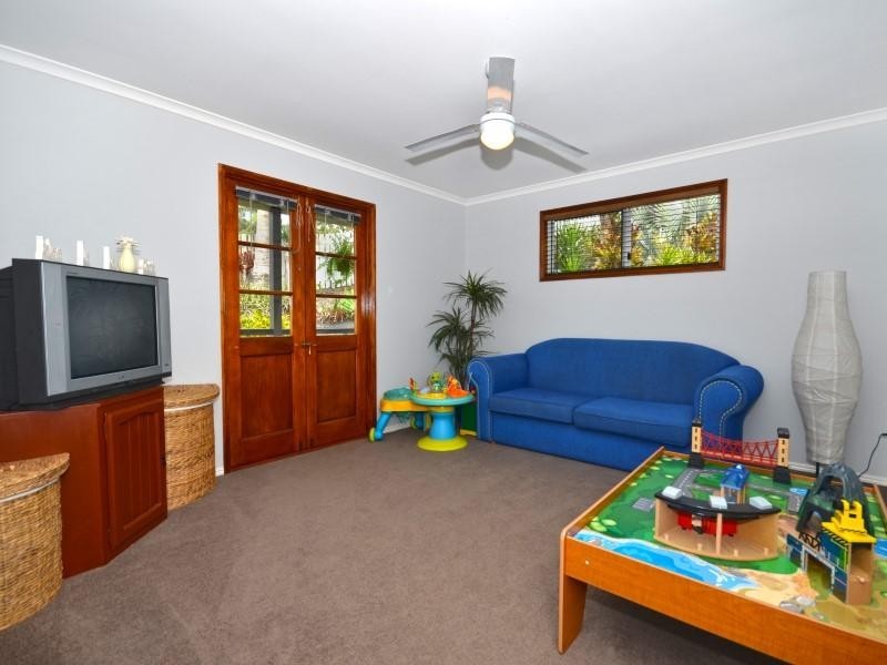 1 Stradbroke Drive, Little Mountain QLD 4551