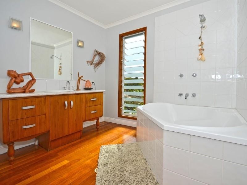 1 Stradbroke Drive, Little Mountain QLD 4551