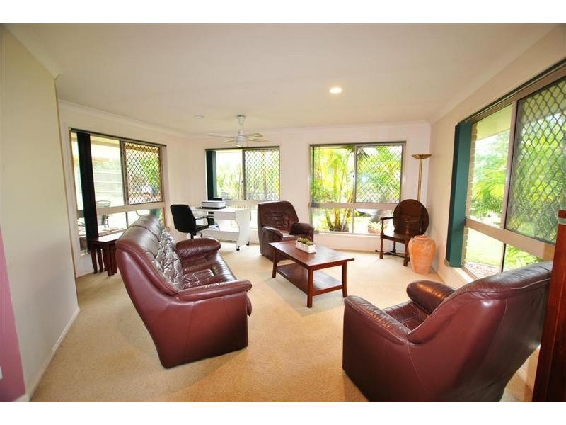 21 Stradbroke Drive, Little Mountain QLD 4551