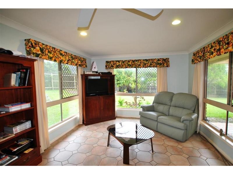 21 Stradbroke Drive, Little Mountain QLD 4551