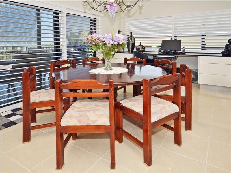 90 Sugar Bag Road, Little Mountain QLD 4551