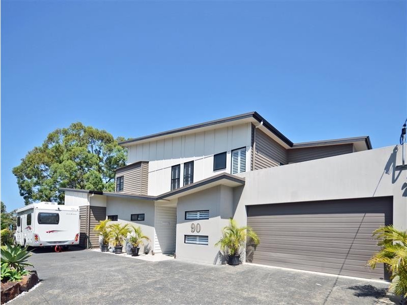 90 Sugar Bag Road, Little Mountain QLD 4551