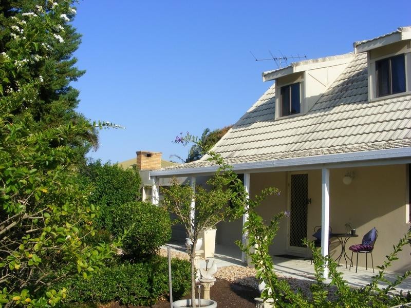 67 Sunbird Chase, Kawana Island QLD 4575