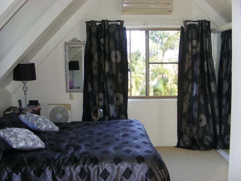 67 Sunbird Chase, Kawana Island QLD 4575