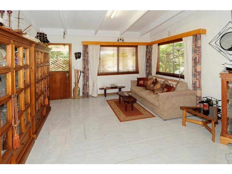 8 Sutherland Street, Dicky Beach QLD 4551