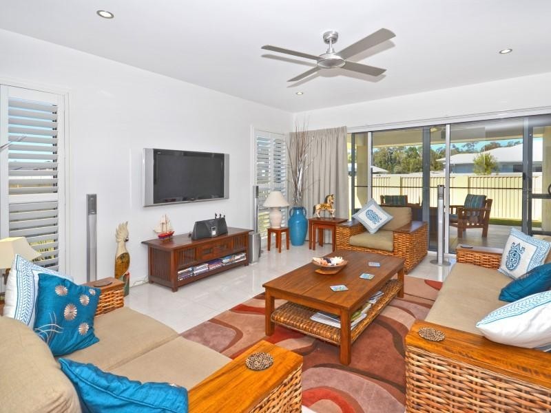 2/ 6 Sylvie Street, Pelican Waters QLD 4551
