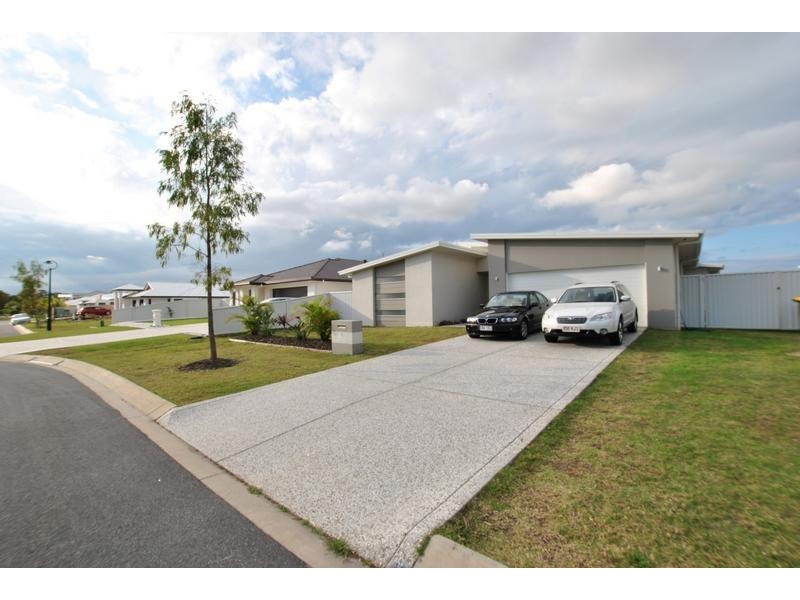 9 Sylvie Street, Pelican Waters QLD 4551