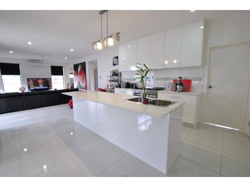 9 Sylvie Street, Pelican Waters QLD 4551