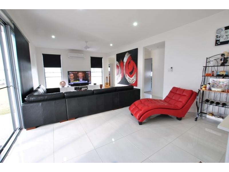 9 Sylvie Street, Pelican Waters QLD 4551