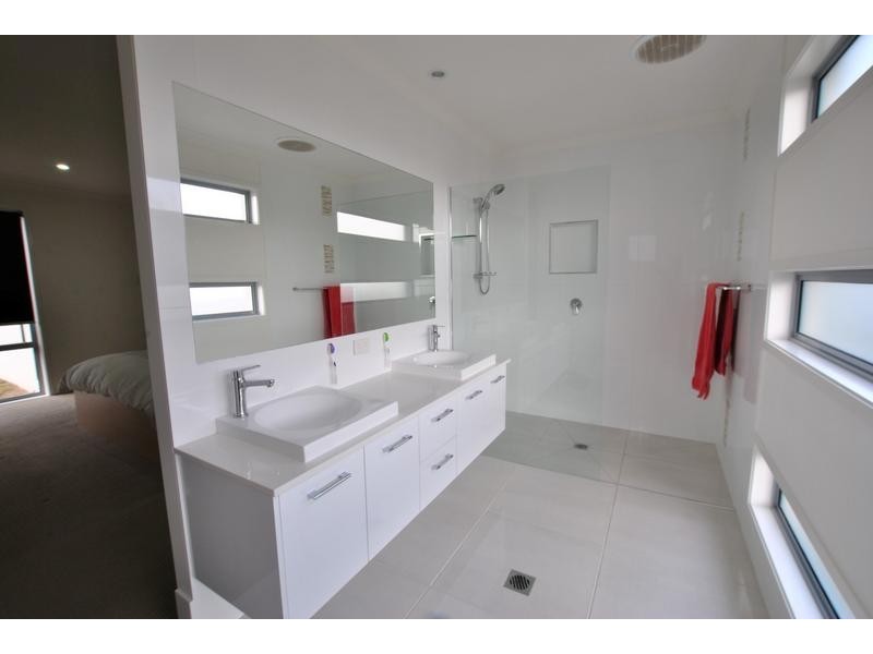 9 Sylvie Street, Pelican Waters QLD 4551