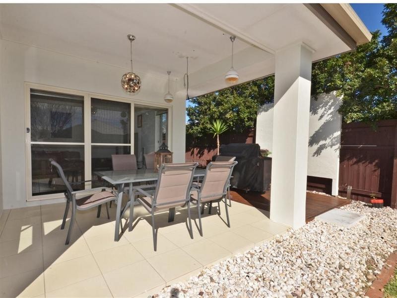 23 Tall Trees Way, Little Mountain QLD 4551