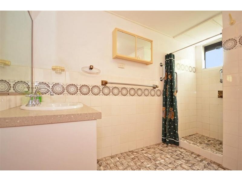 1/ 16 Esplanade Headland, Kings Beach QLD 4551