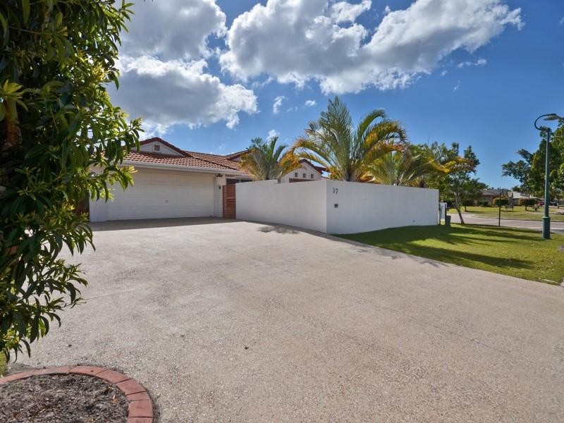 37 The Corso, Pelican Waters QLD 4551