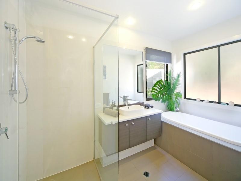 6 Timbertop Court, Little Mountain QLD 4551