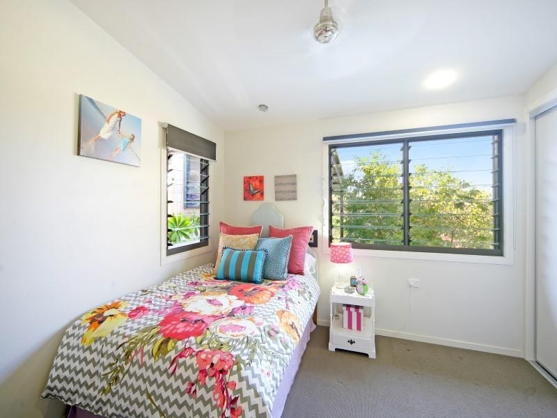6 Timbertop Court, Little Mountain QLD 4551