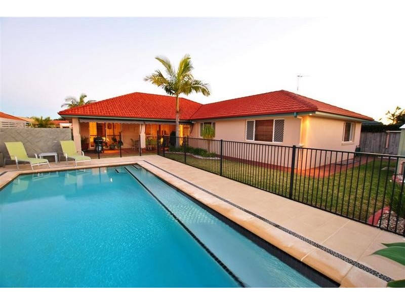 4 Toorbul Street, Pelican Waters QLD 4551