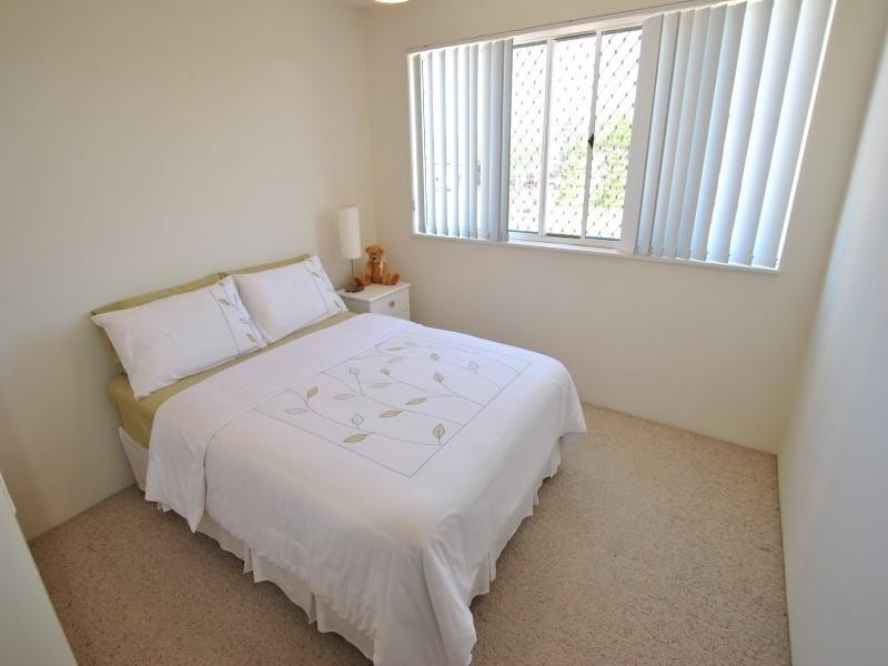 4/ 42 Maloja Avenue, Caloundra QLD 4551