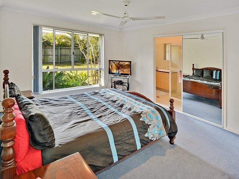 15 Turnbury Street, Little Mountain QLD 4551