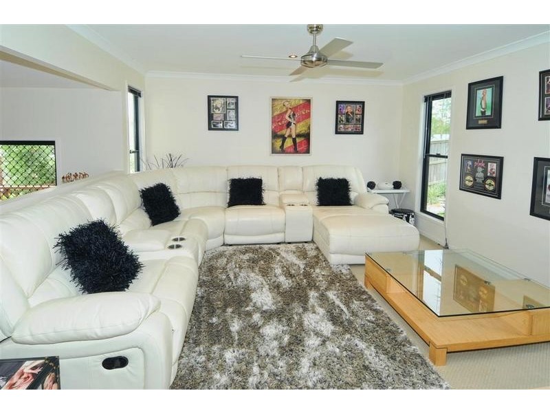 26 Turnbury Street, Little Mountain QLD 4551