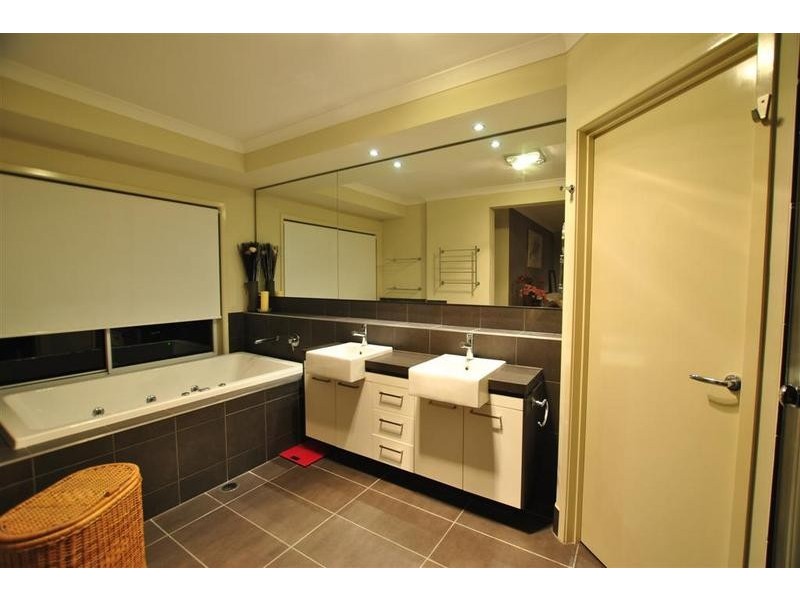 37 Turnbury Street, Little Mountain QLD 4551