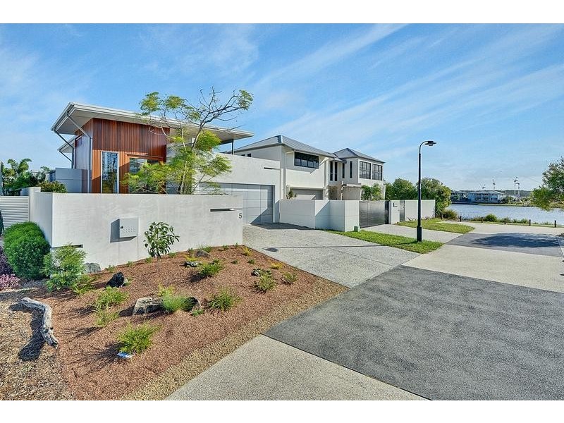5 Turnbuckle Court, Wurtulla QLD 4575
