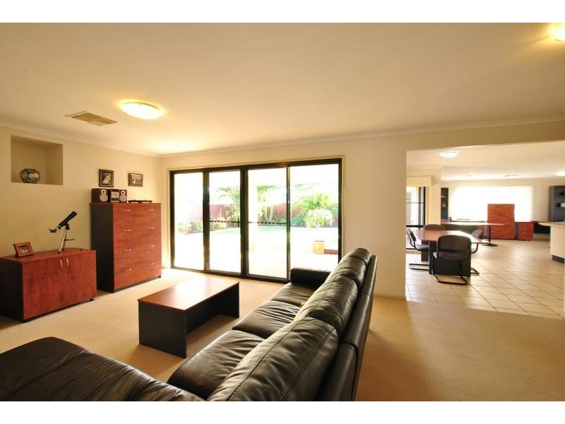 8 Undanbi Place, Pelican Waters QLD 4551