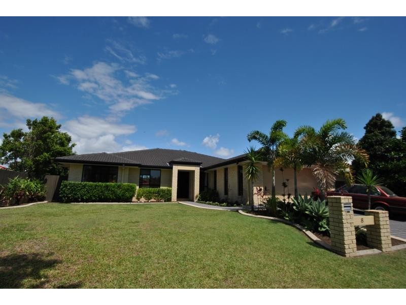 8 Undanbi Place, Pelican Waters QLD 4551