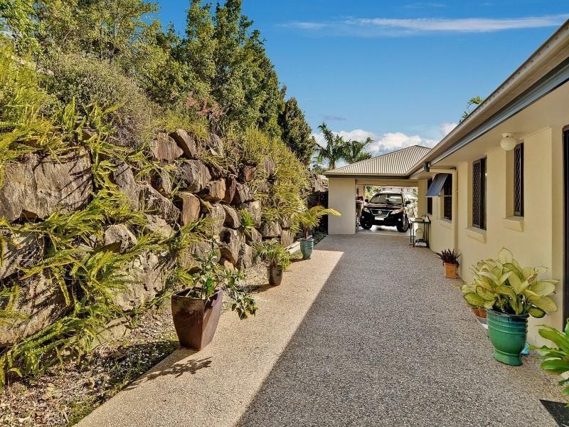 3 Valley View Court, Little Mountain QLD 4551