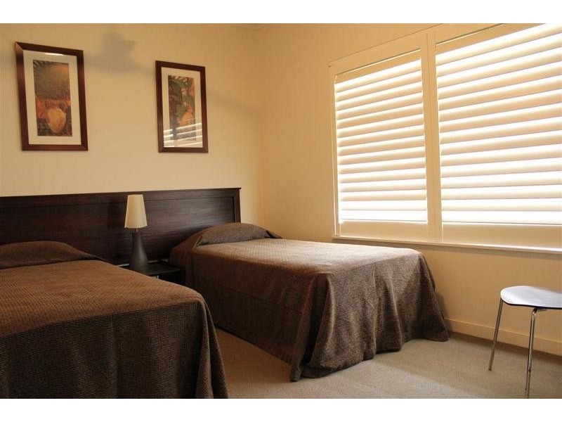 18/ 1 Millennium Circuit, Pelican Waters QLD 4551