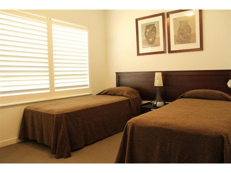 18/ 1 Millennium Circuit, Pelican Waters QLD 4551